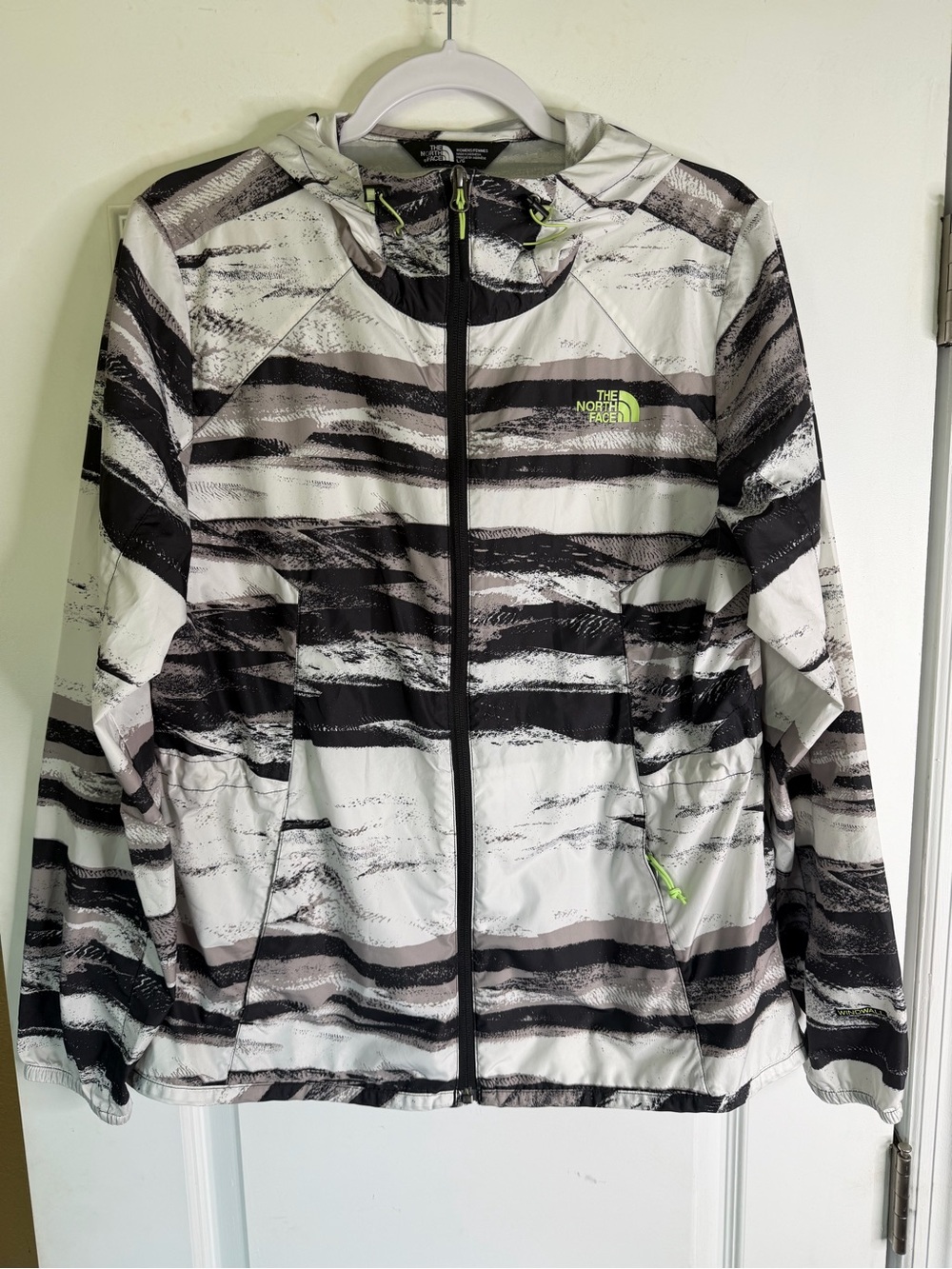 The North Face Women's Fly Weight Hoodie Wind Jacket In Black Desert Stripe Sz L